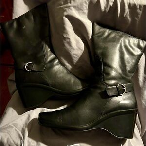 Bandolini black leather boots new